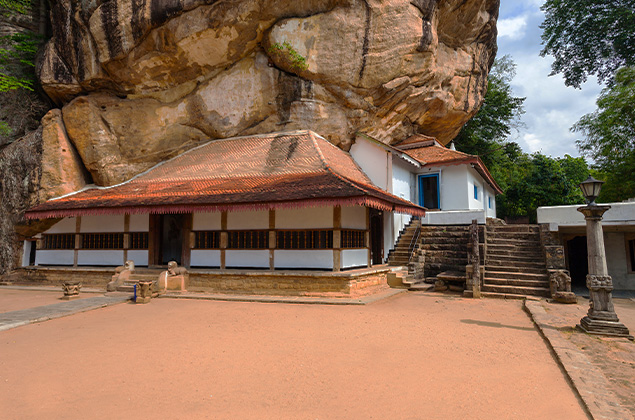 Sacred Spaces: Exploring Sri Lanka’s Most Revered Temples & Spiritual Sites